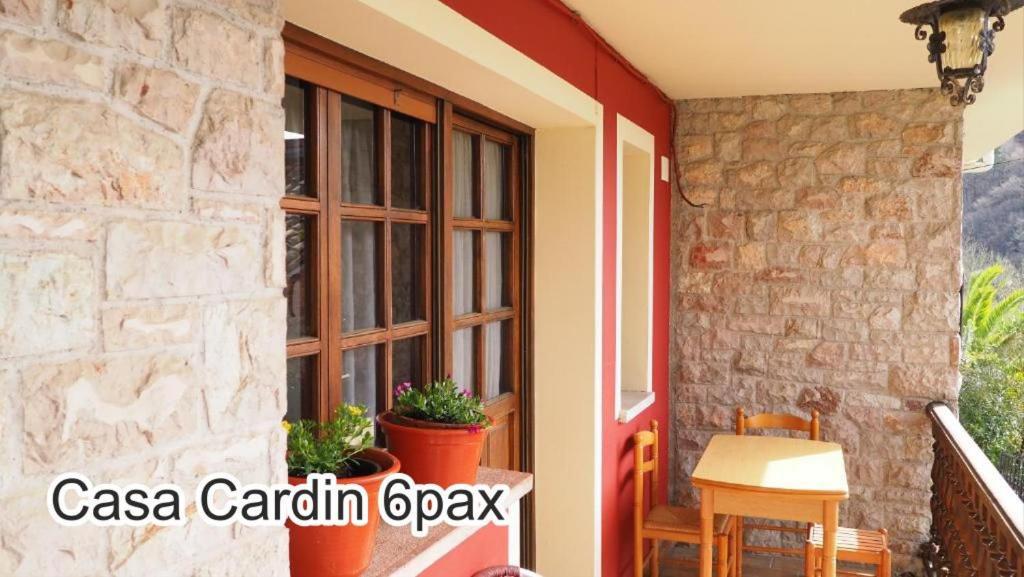 Apartamento Casa Cardin Onís Exterior foto